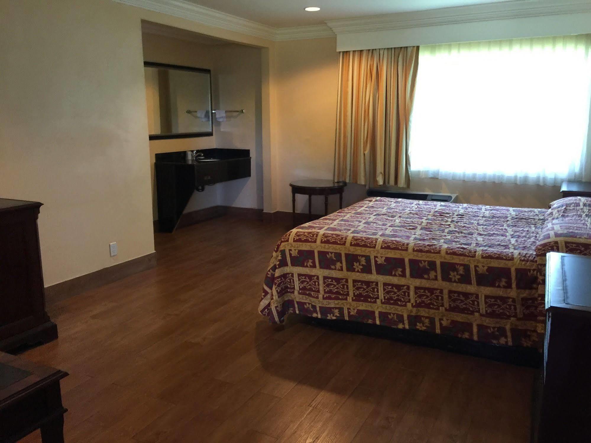 Hyland Motel Van Nuys Лос-Анджелес Экстерьер фото